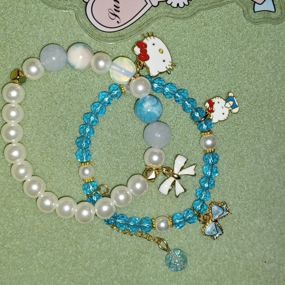 NEW Sanrio Hello Kitty bracelets and Storage Bag